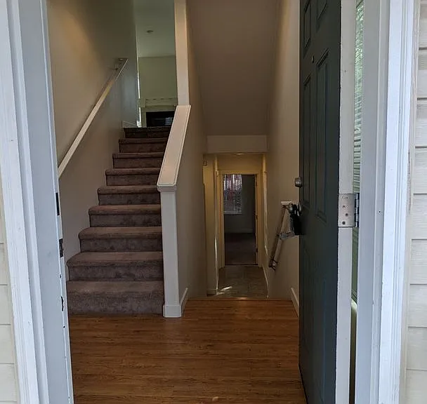 Halsey East Townhomes — Photo 240