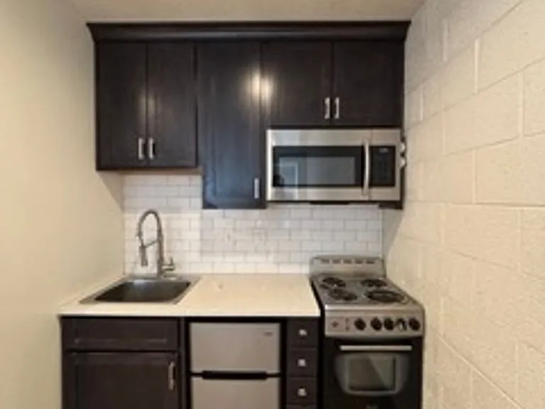 1076 E 200 S — Photo 12