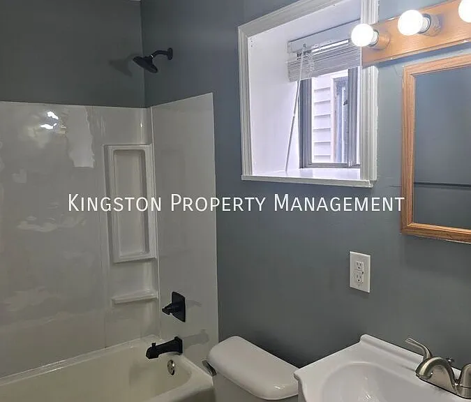 723 Charles Ave — Photo 5