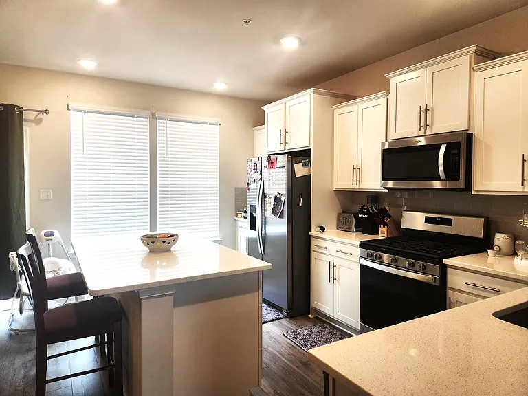 2065 Hinshaw Dr — Photo 4