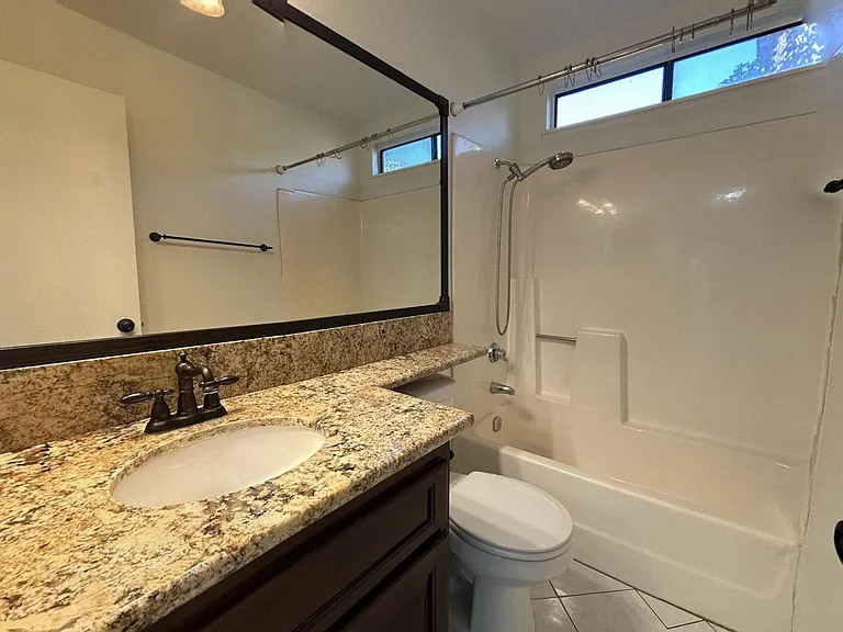 6064 Laura Ln — Photo 10
