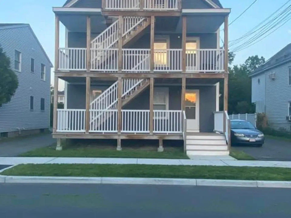 20 Frederick St #3