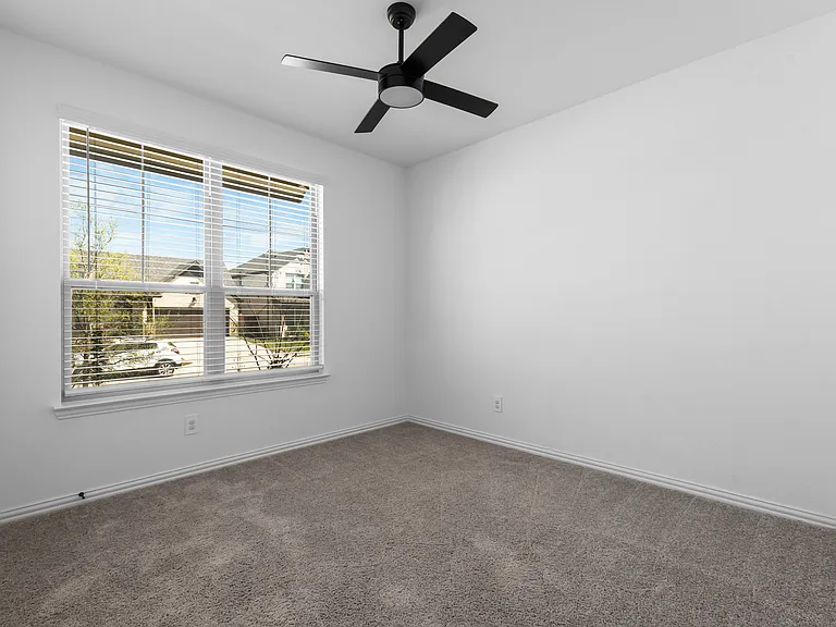 1227 Stockton Trl — Photo 4