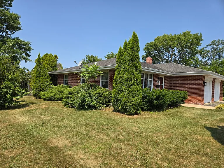 592 Donna Dr — Photo 5