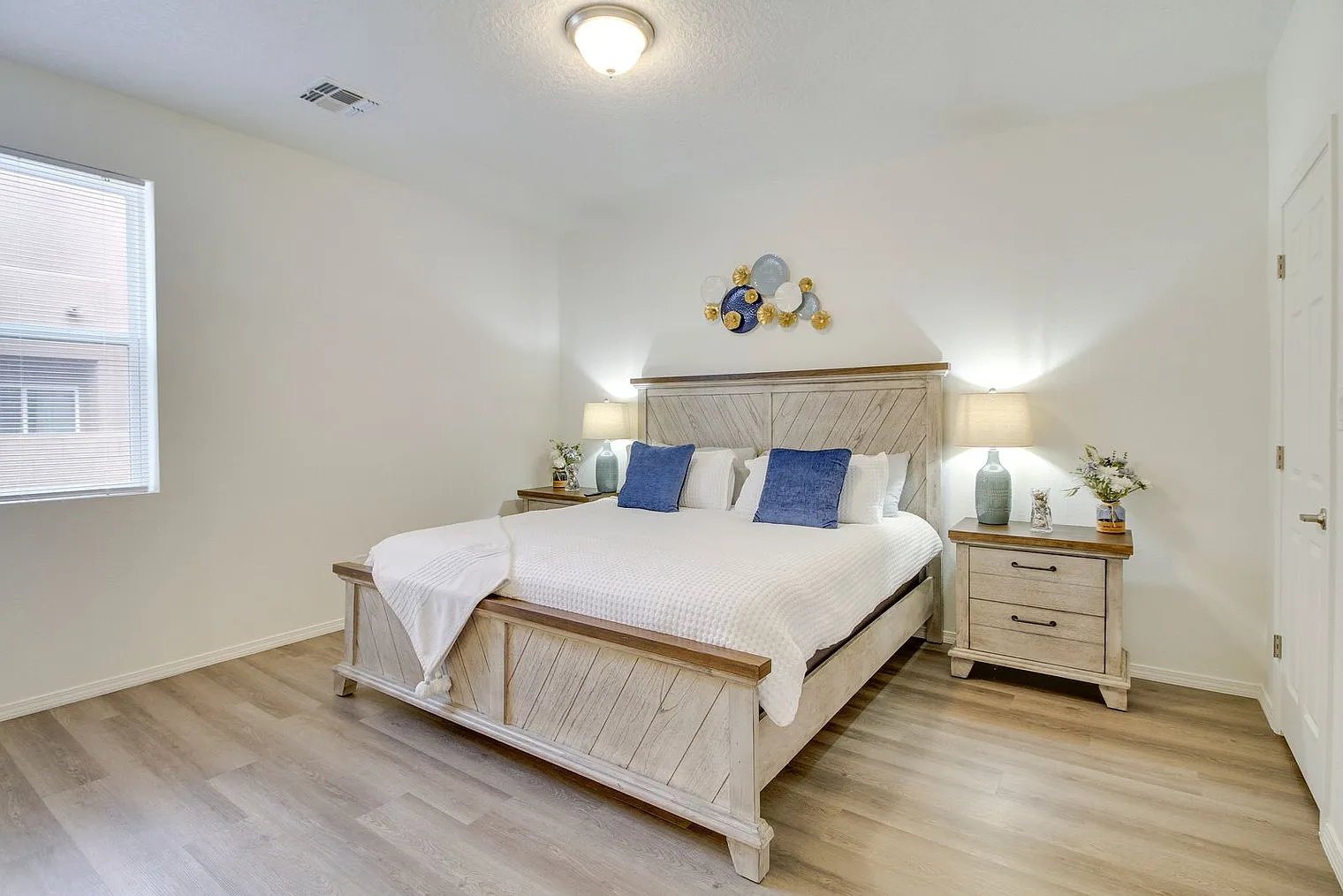 3 bed, 2.0 bath, 1539 sqft, $4,257 — Photo 4