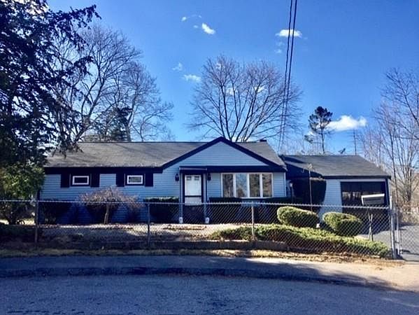 1st image of 13 Woodedge Cir