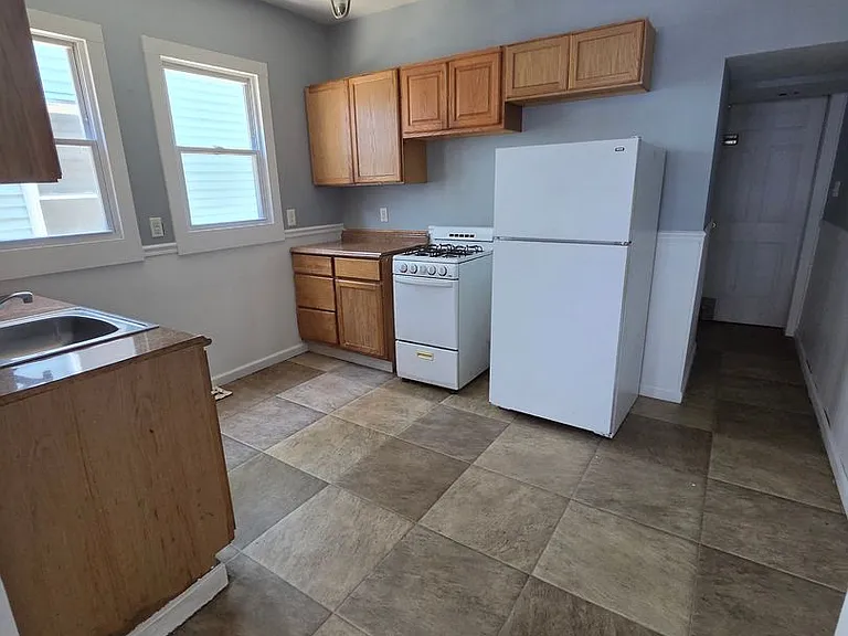 440 E 23rd St #1 — Photo 4