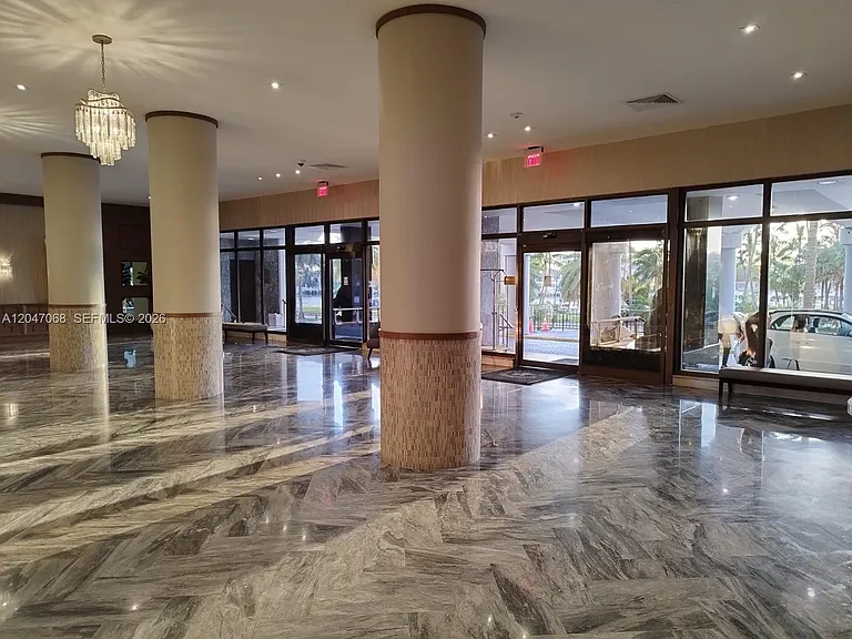 5401 Collins Ave #1110 — Photo 26
