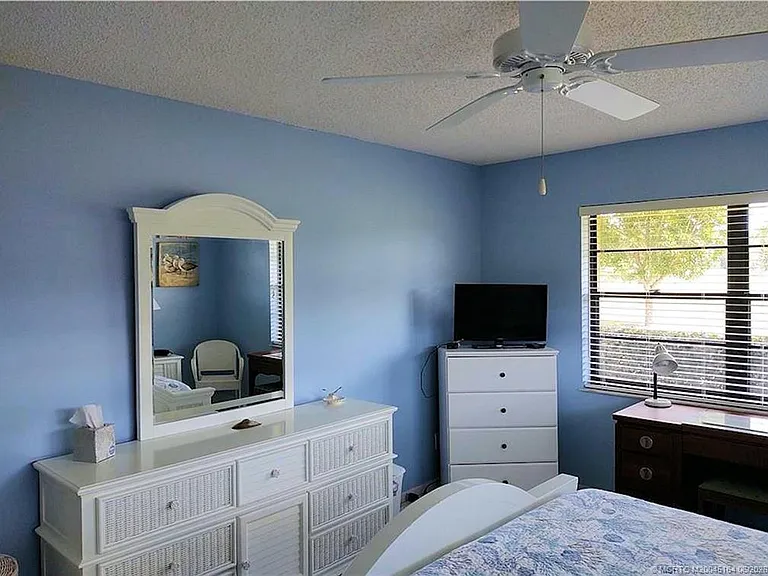 SE Sea Island Way — Photo 35