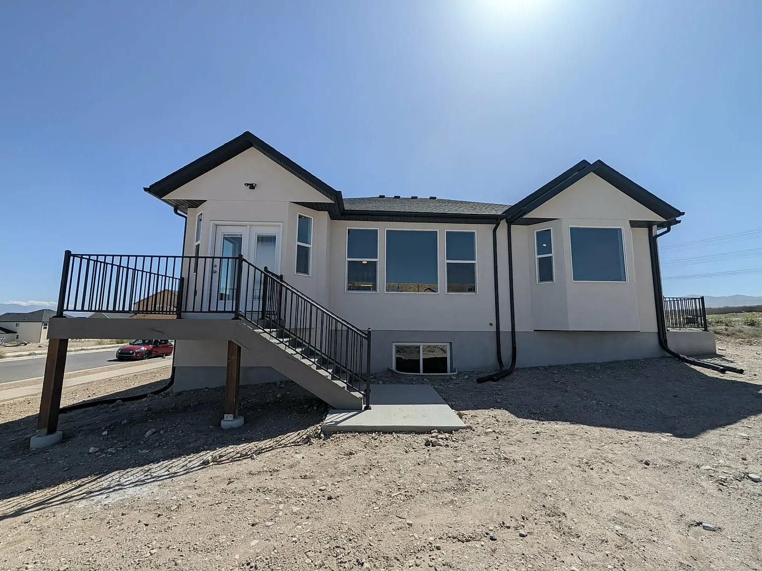 3 bed, 1700 sqft, $2,700 — Photo 2