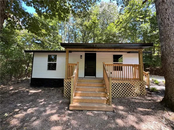 1646 N Double Springs Rd, Fayetteville, AR 72704