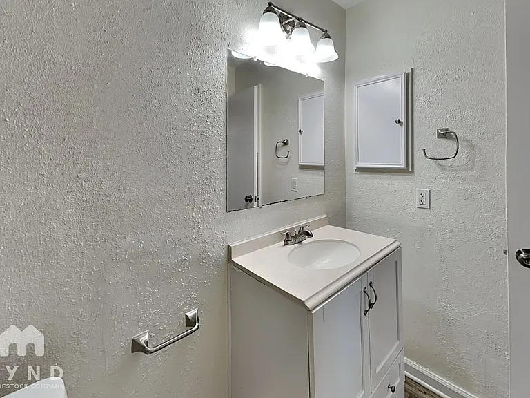 15831 Pryor Dr — Photo 13