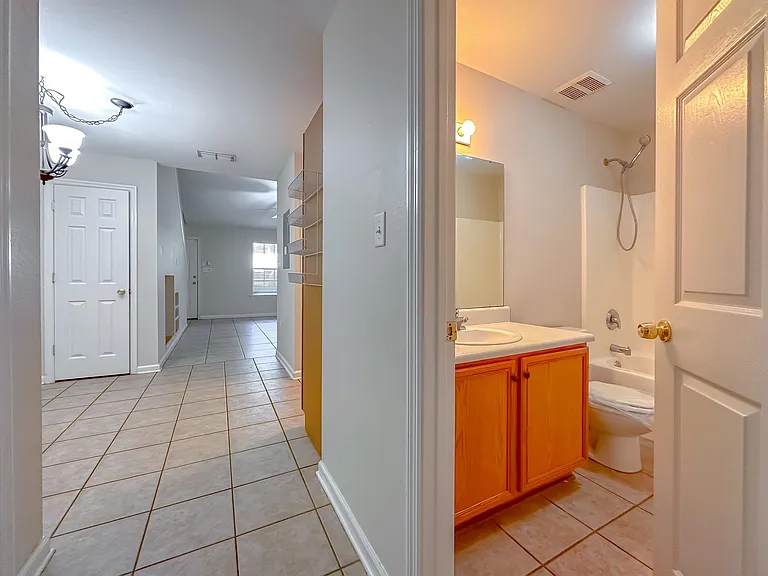 2738 W Tharpe St #1805 — Photo 14