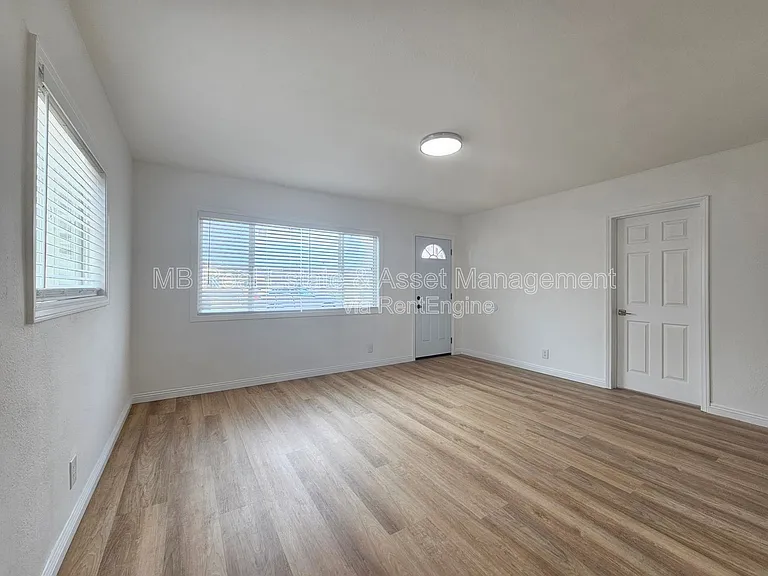 4754 W 163rd St — Photo 2