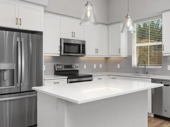 139 Avenida Chapala Unit 101, San Marcos, CA 92069