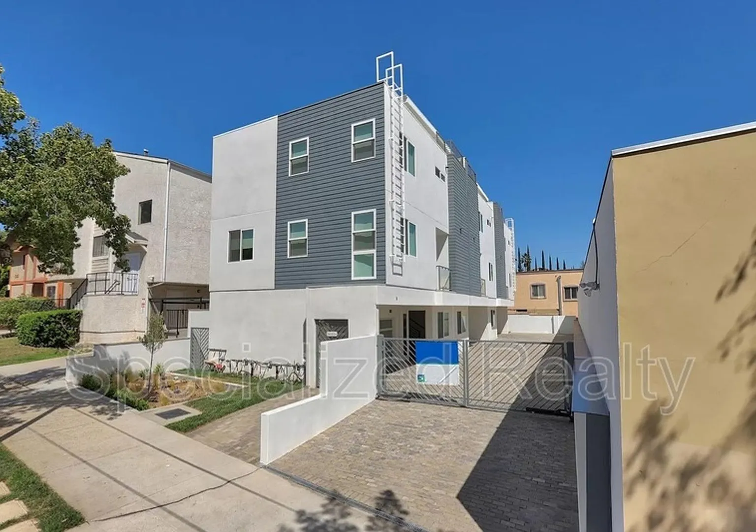 1406 Eagle Vista Drive — Photo 1