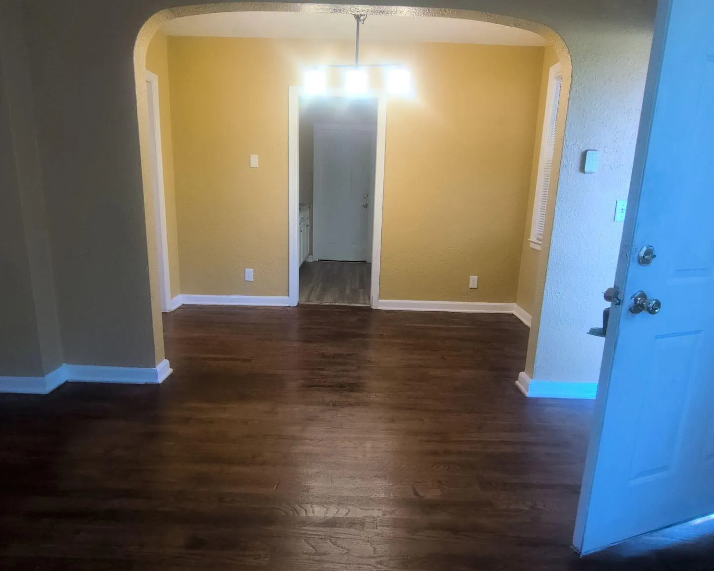 2 bed, 1.0 bath, 756 sqft, $1,150 — Photo 3