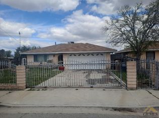 2220 S O St, Bakersfield, CA