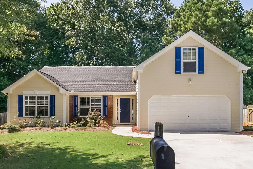 3 bed, 2.0 bath, 1705 sqft, $3,020 — Photo 1