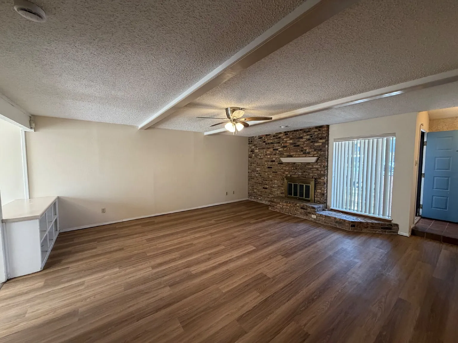 2 bed, 2.5 bath, 1461 sqft, $1,300 — Photo 2