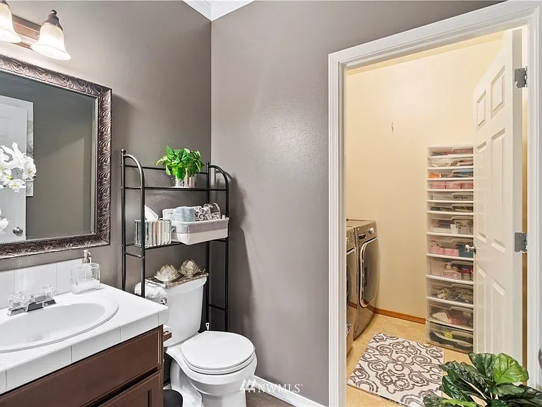1162 Edmonds Pl NE — Photo 11