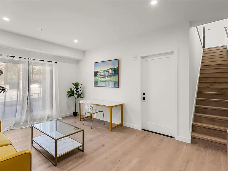 908 Woodside Rd — Photo 9