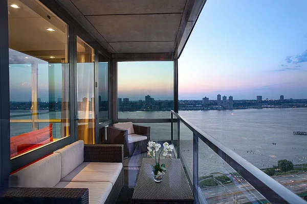 Sold by BLU Real Estate | media 5