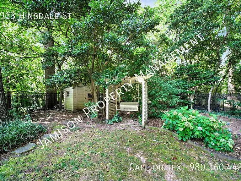 2913 Hinsdale St — Photo 32