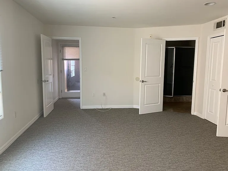 Walkable Beverly Grove Townhomes — Photo 14