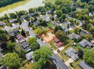 1949 Surrey Ln, Grafton, WI 53024