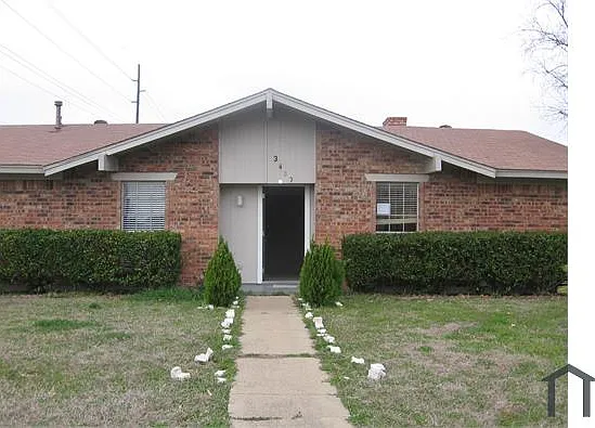 3437 Latham Dr