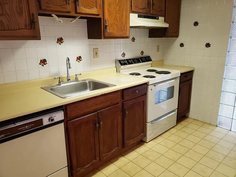 724 N Negley Ave #6 — Photo 7