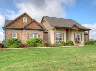 109 Comanche Cir, Hutto, TX 78634