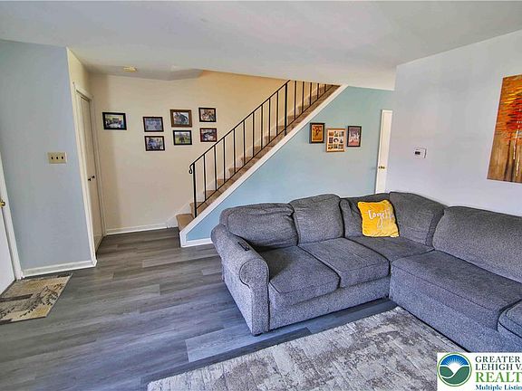 4th image of 41 Eisenhower Cir