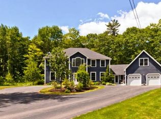 39 Bittersweet Ln, Freeport, ME 04032