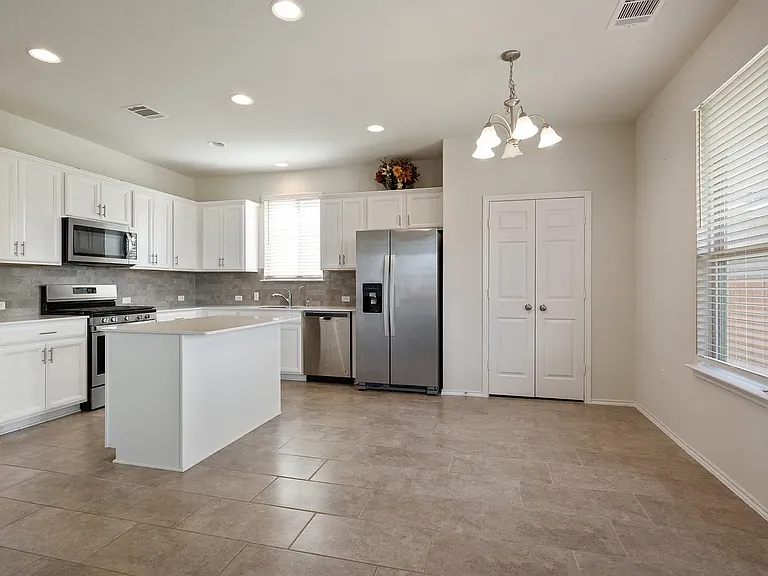 110 Russet Trl — Photo 12