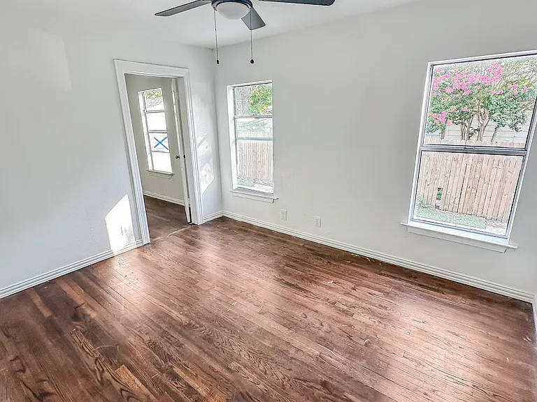2404 Colony Ct — Photo 10