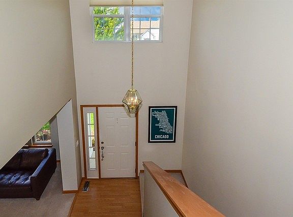 2nd image of 585 N Thorndale Ln
