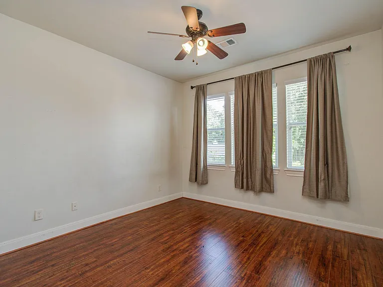 10205 Brooktree Dr — Photo 24