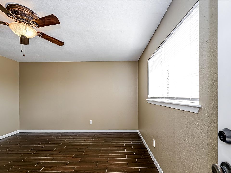 1st image of 638 Heidrich St #2B-1Ba-932Sqft