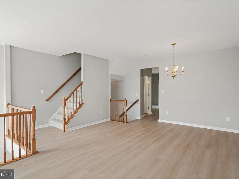 1026 Longview Ln — Photo 13