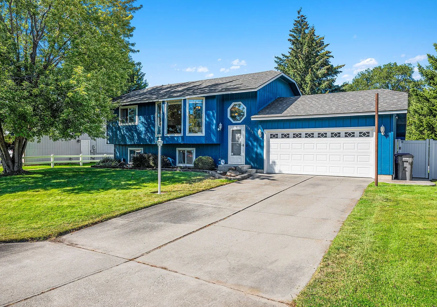 Updated 4BR Split-Level in Spokane Valley - Deck, 2-Car Garage & Daylight Basement — Photo 1