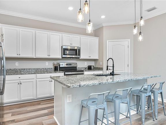 3rd image of 19372 Elston Way