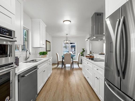 5th image of 2041 E Bermuda St APT 1