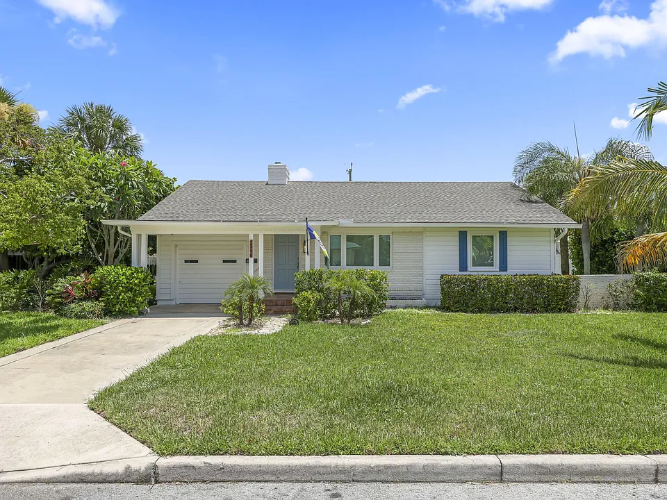 1714 N Palmway