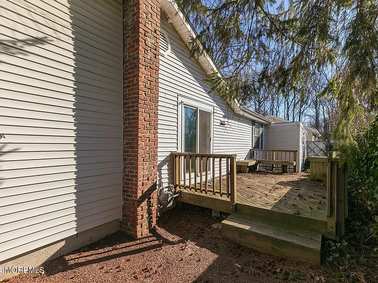 717 Harmony Rd — Photo 27
