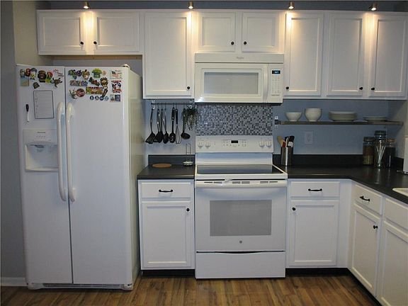 3rd image of 5966 Redcliff North Ln