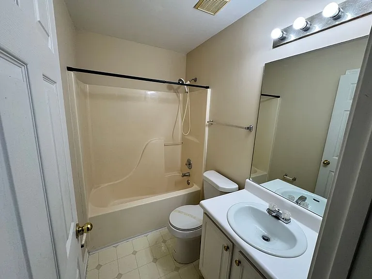 2025 Baramore Oaks Dr — Photo 20