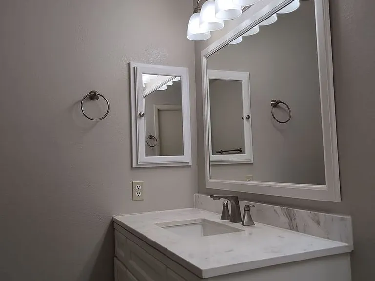 1113 W Highland St — Photo 14