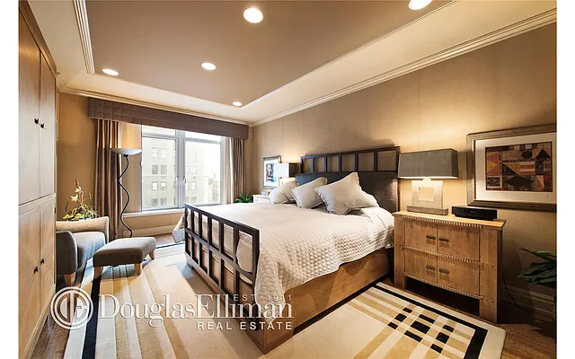 Sold by Douglas Elliman | media 18
